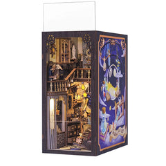 Nebula Common Room Book Nook