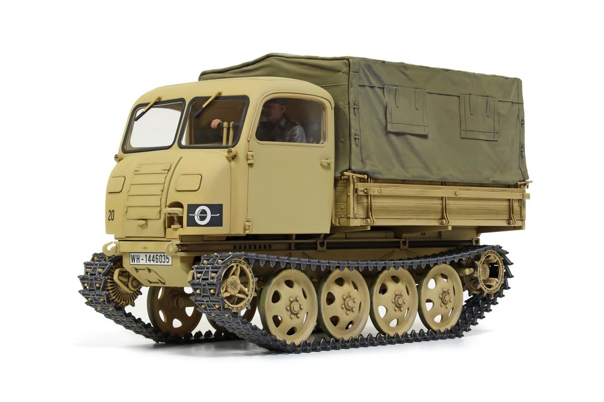 1/35 German Tractor RSO/01 Plastic Model