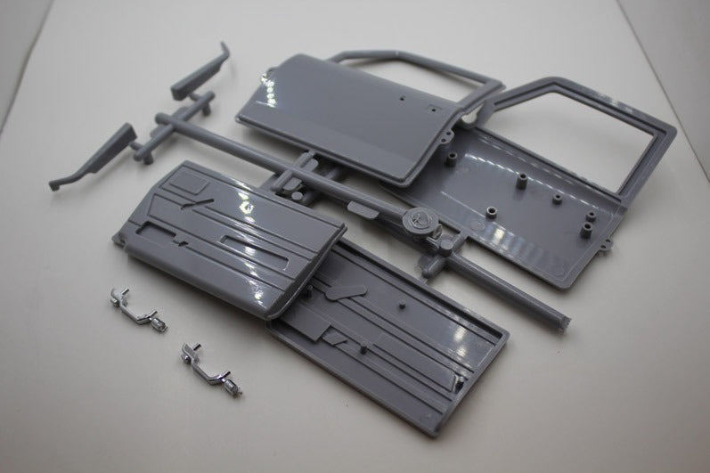 Door Assembly: SP4
